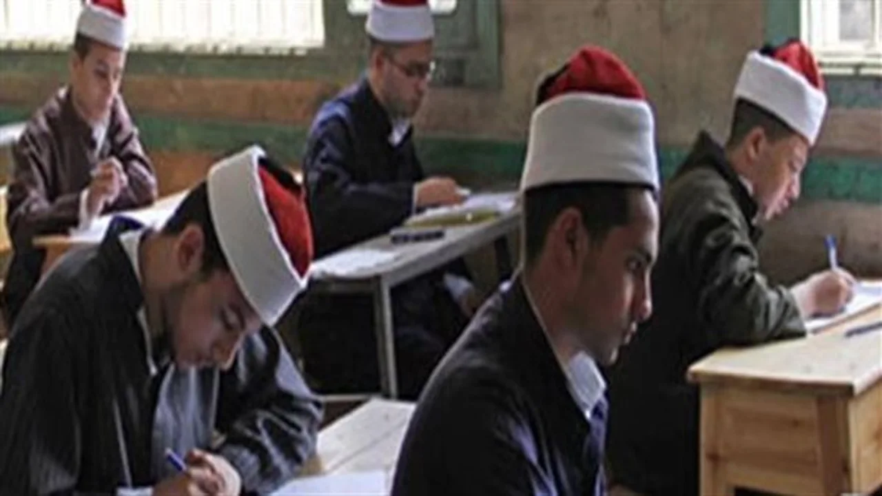 الانضباط مطلوب.. قواعد جديدة للإجابة بنظام البوكليت في الثانوية الأزهرية